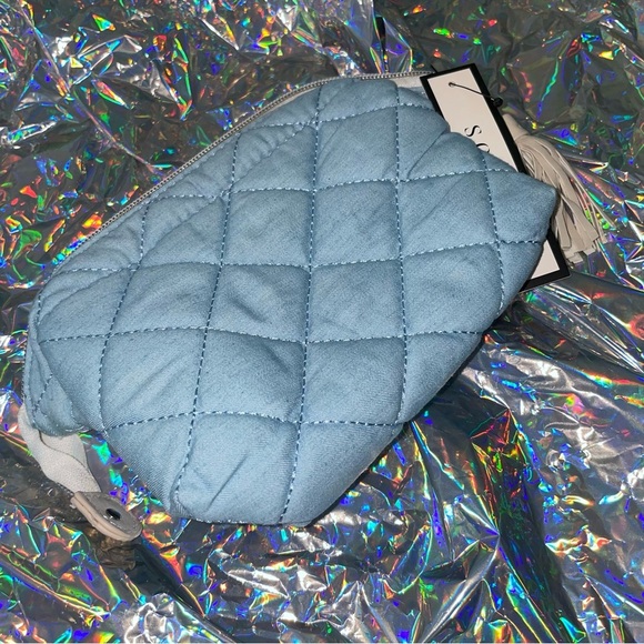 NWT Baby Blue Cosmetic Bag | Makeup Travel Bag - Picture 1 of 5